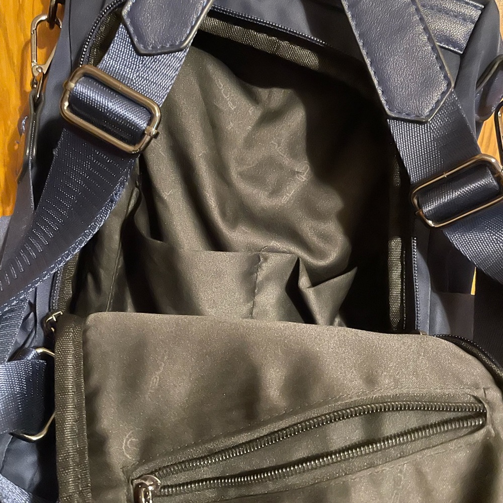 Purse/backpack - Picture 3 of 3